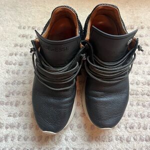 Ease ut ease fringe sneakers